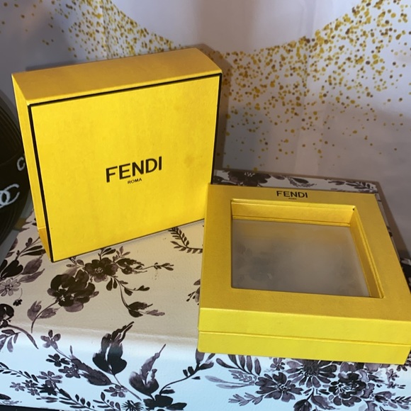 Fendi gift box - Picture 2 of 2